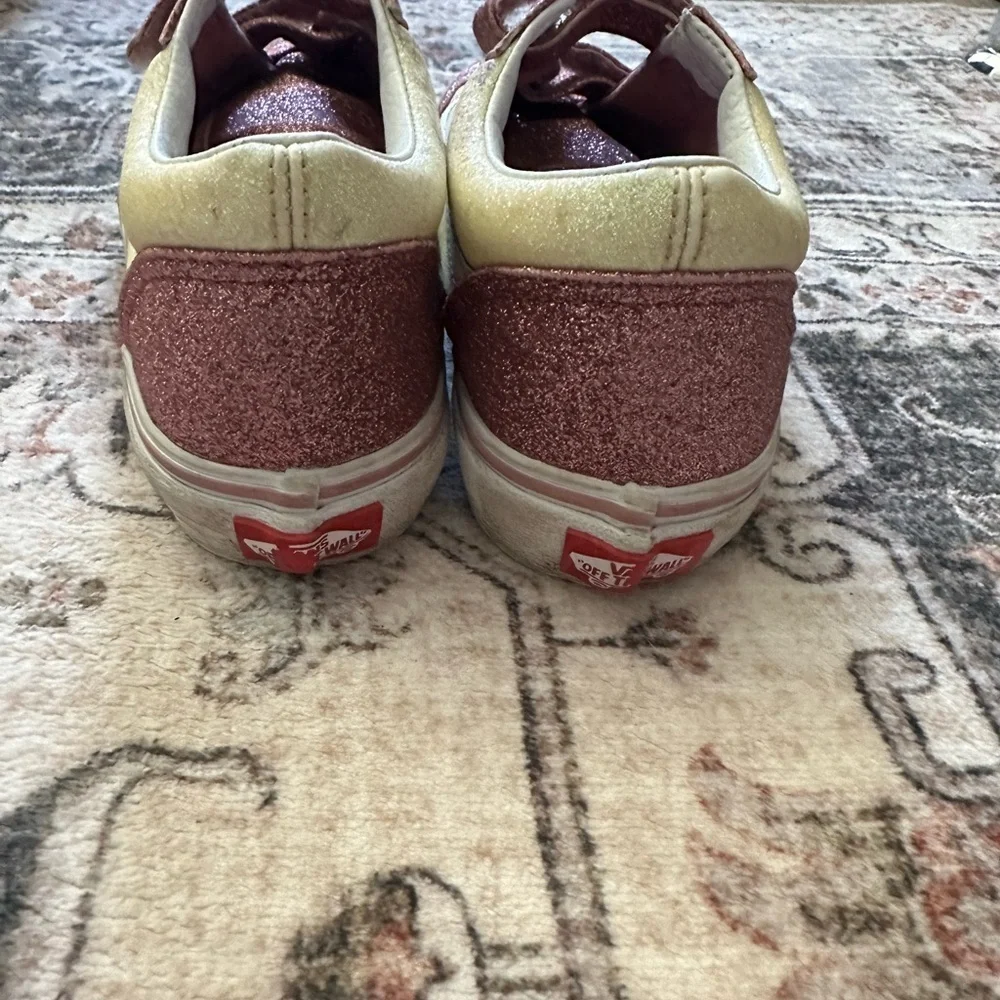 VANS of the wall Size 3 Girls